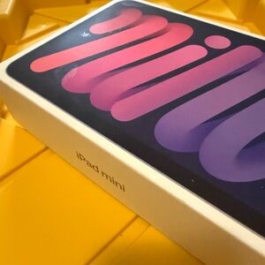 EMPTY BOX ONLY iPad Mini **NO IPAD**